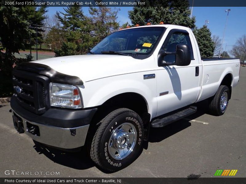 Front 3/4 View of 2006 F350 Super Duty XL Regular Cab 4x4