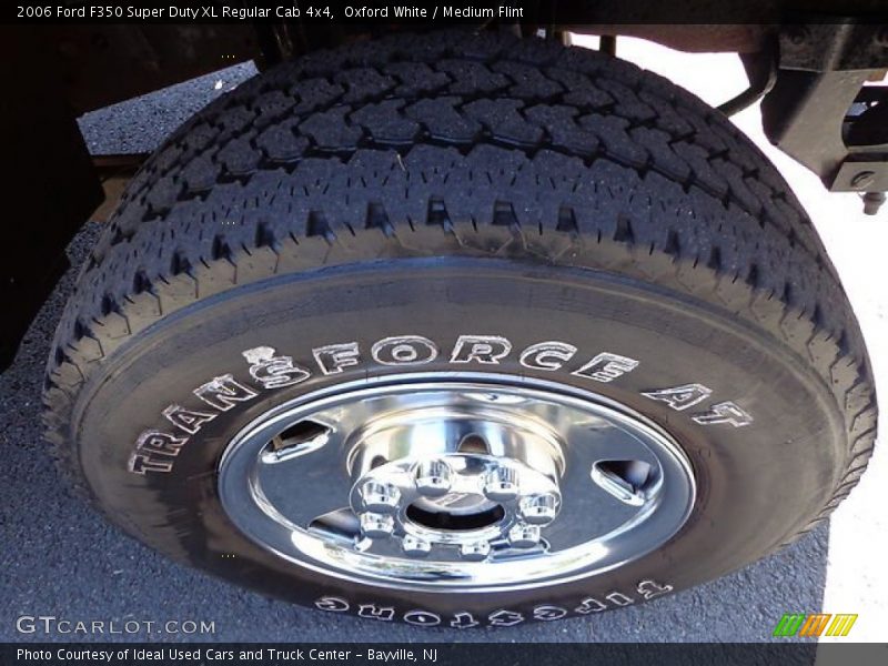 Oxford White / Medium Flint 2006 Ford F350 Super Duty XL Regular Cab 4x4