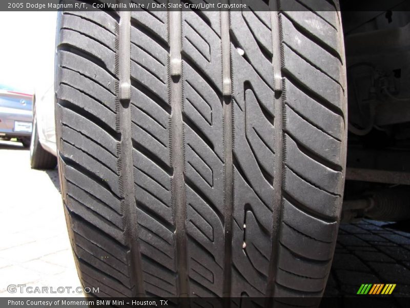 Cool Vanilla White / Dark Slate Gray/Light Graystone 2005 Dodge Magnum R/T