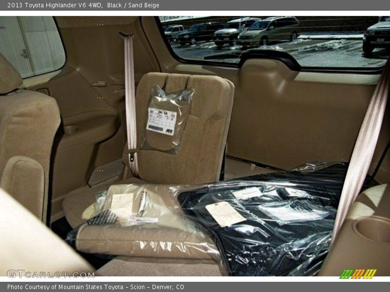 Black / Sand Beige 2013 Toyota Highlander V6 4WD
