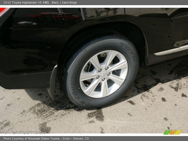 Black / Sand Beige 2013 Toyota Highlander V6 4WD