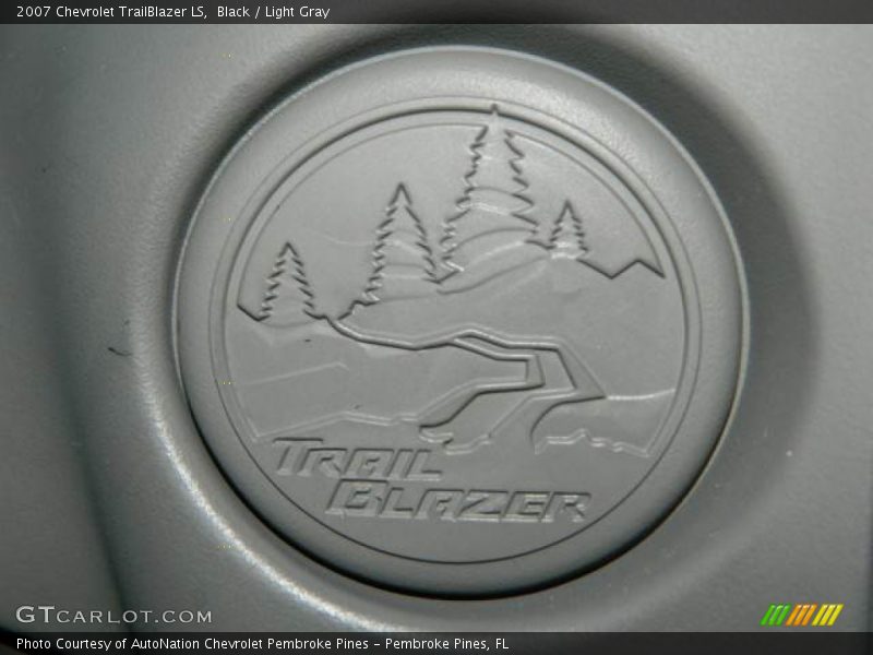 Black / Light Gray 2007 Chevrolet TrailBlazer LS