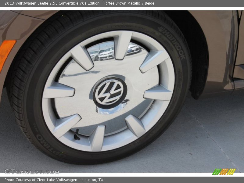  2013 Beetle 2.5L Convertible 70s Edition Wheel
