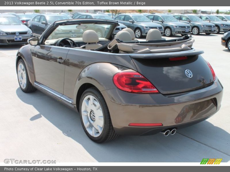 Toffee Brown Metallic / Beige 2013 Volkswagen Beetle 2.5L Convertible 70s Edition