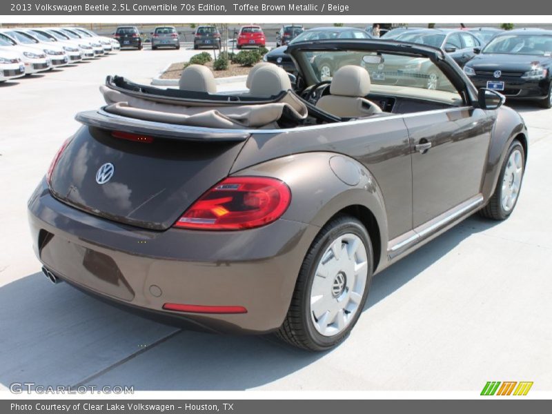 Toffee Brown Metallic / Beige 2013 Volkswagen Beetle 2.5L Convertible 70s Edition