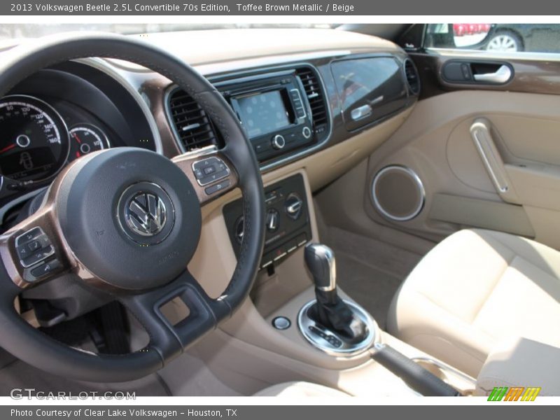 Toffee Brown Metallic / Beige 2013 Volkswagen Beetle 2.5L Convertible 70s Edition