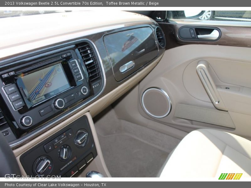 Toffee Brown Metallic / Beige 2013 Volkswagen Beetle 2.5L Convertible 70s Edition