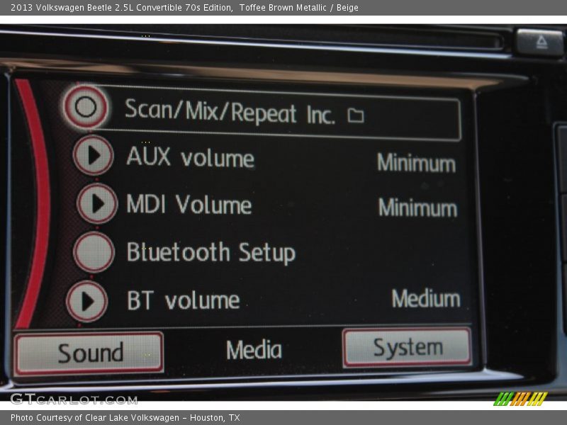 Toffee Brown Metallic / Beige 2013 Volkswagen Beetle 2.5L Convertible 70s Edition