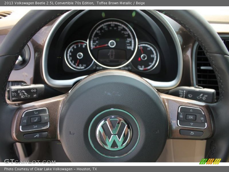  2013 Beetle 2.5L Convertible 70s Edition Steering Wheel