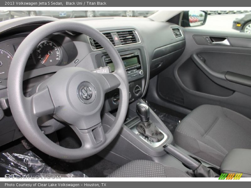 Black Uni / Titan Black 2013 Volkswagen Jetta S Sedan