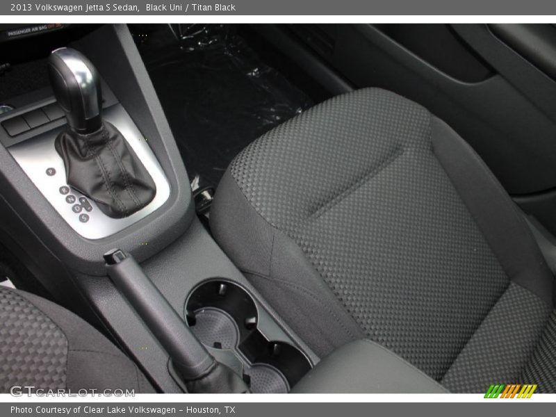 Black Uni / Titan Black 2013 Volkswagen Jetta S Sedan