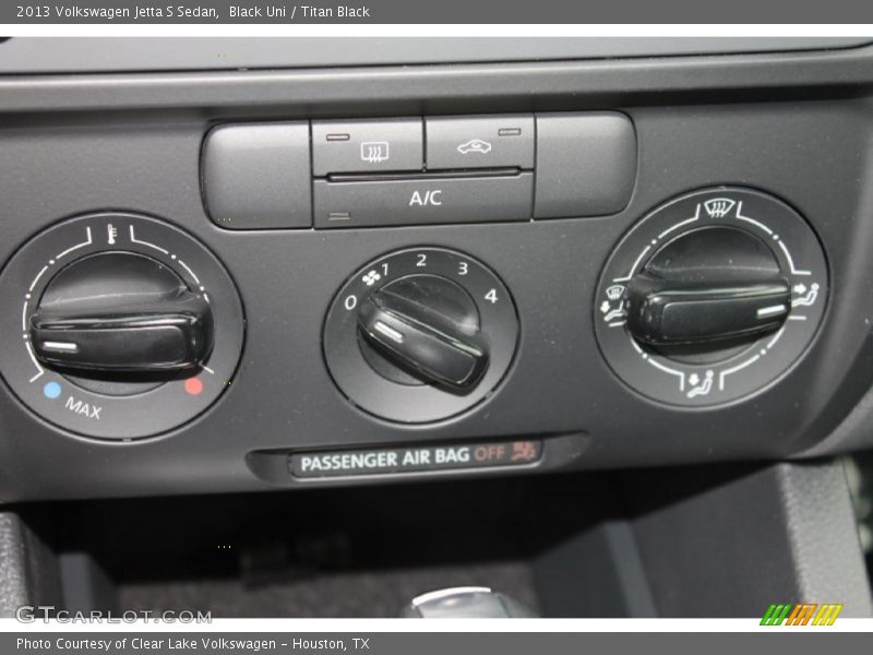 Black Uni / Titan Black 2013 Volkswagen Jetta S Sedan