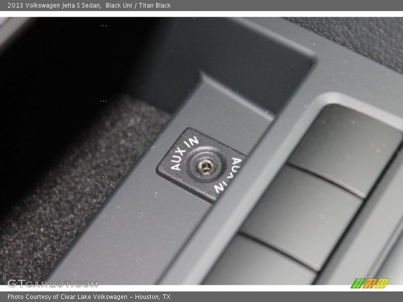 Black Uni / Titan Black 2013 Volkswagen Jetta S Sedan