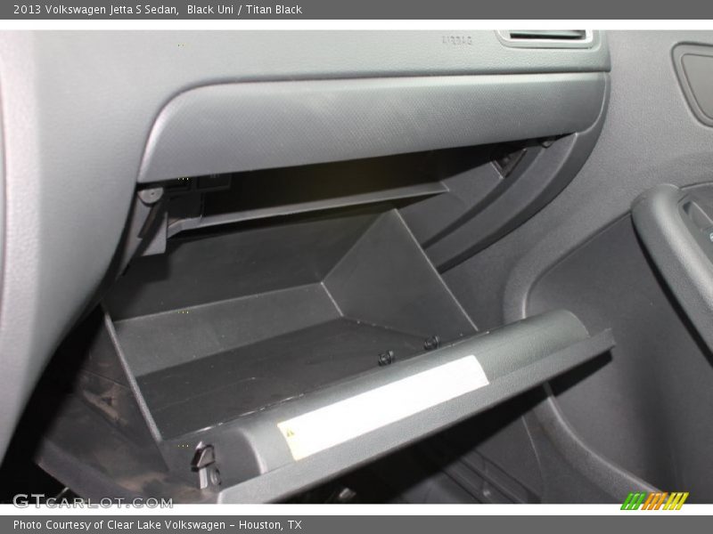 Black Uni / Titan Black 2013 Volkswagen Jetta S Sedan
