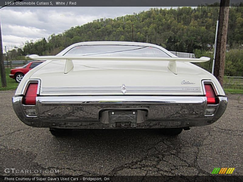 White / Red 1969 Oldsmobile Cutlass S