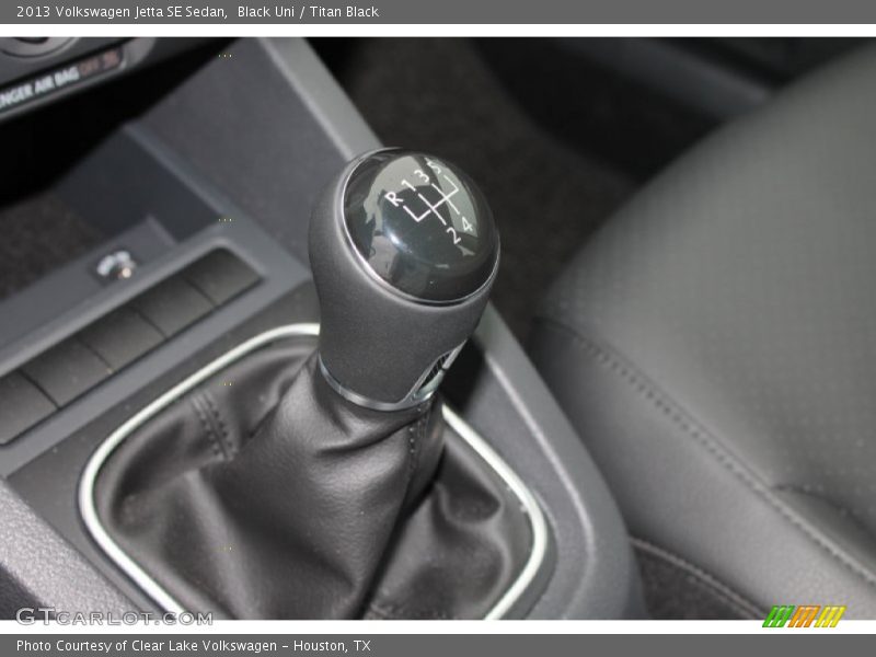 Black Uni / Titan Black 2013 Volkswagen Jetta SE Sedan