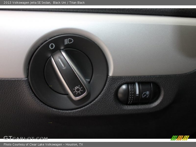 Black Uni / Titan Black 2013 Volkswagen Jetta SE Sedan