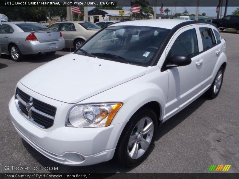Bright White / Dark Slate Gray 2011 Dodge Caliber Mainstreet