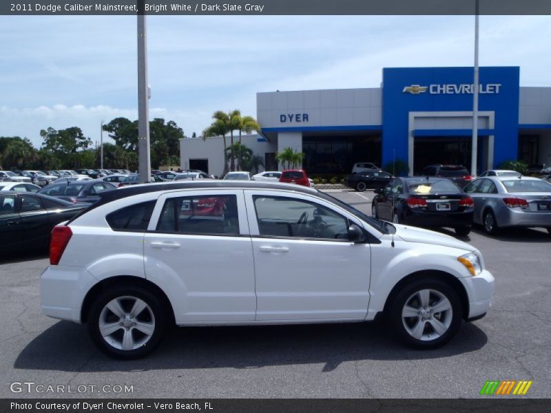 Bright White / Dark Slate Gray 2011 Dodge Caliber Mainstreet
