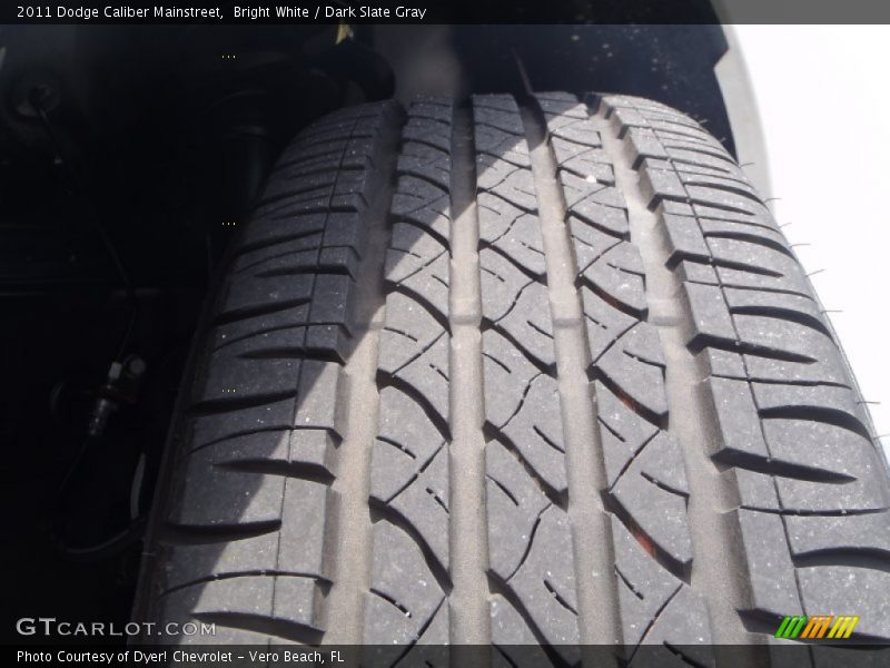 Bright White / Dark Slate Gray 2011 Dodge Caliber Mainstreet