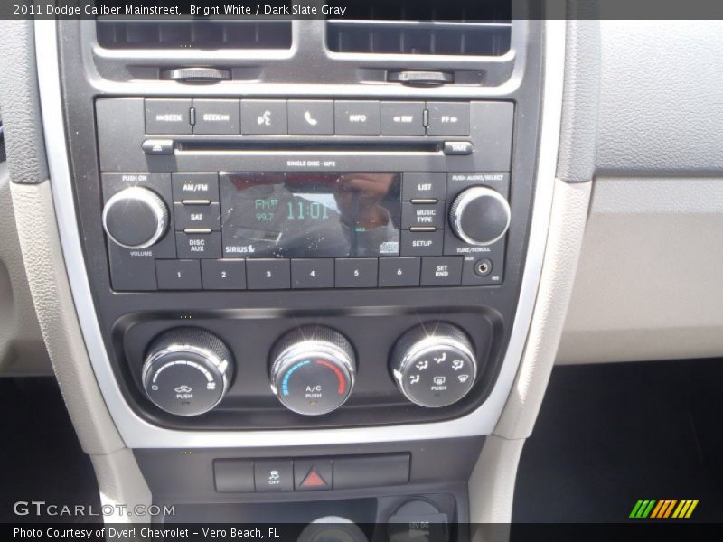 Bright White / Dark Slate Gray 2011 Dodge Caliber Mainstreet