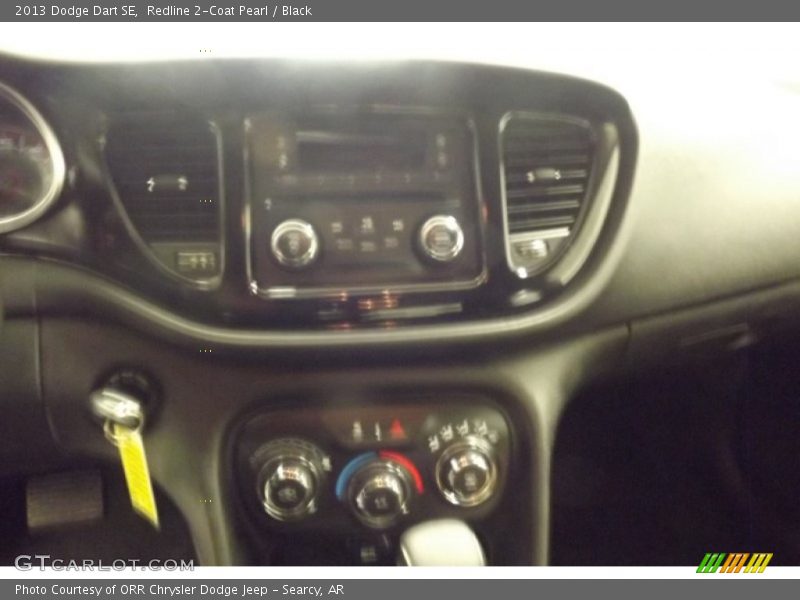 Redline 2-Coat Pearl / Black 2013 Dodge Dart SE