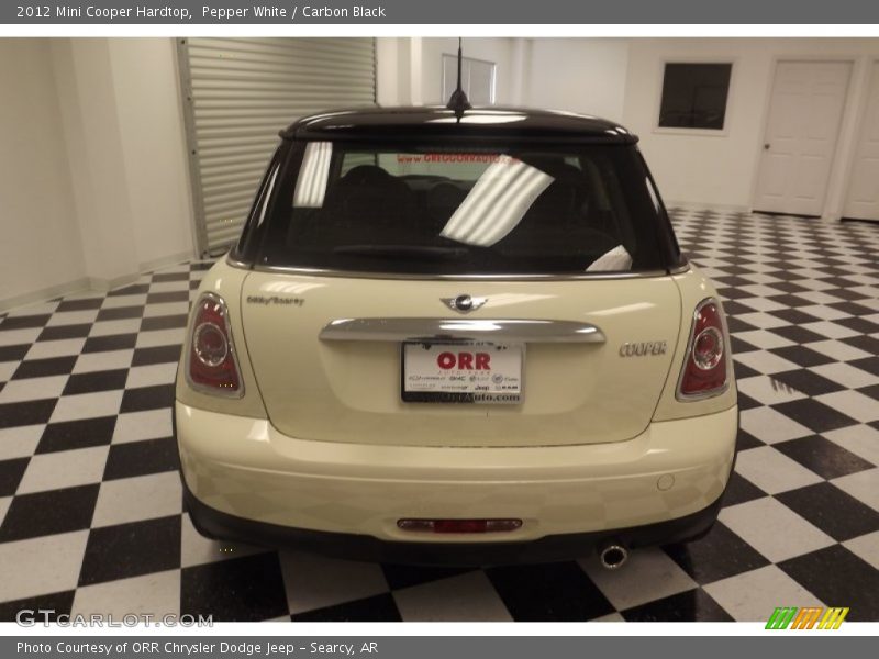 Pepper White / Carbon Black 2012 Mini Cooper Hardtop