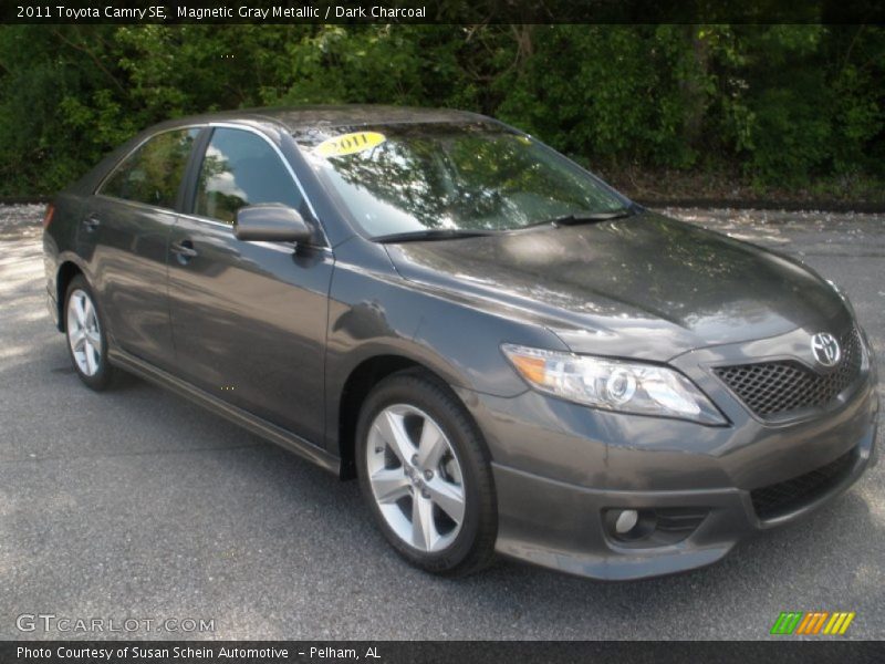 Magnetic Gray Metallic / Dark Charcoal 2011 Toyota Camry SE