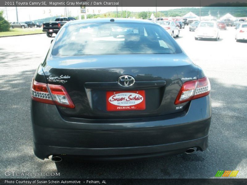 Magnetic Gray Metallic / Dark Charcoal 2011 Toyota Camry SE