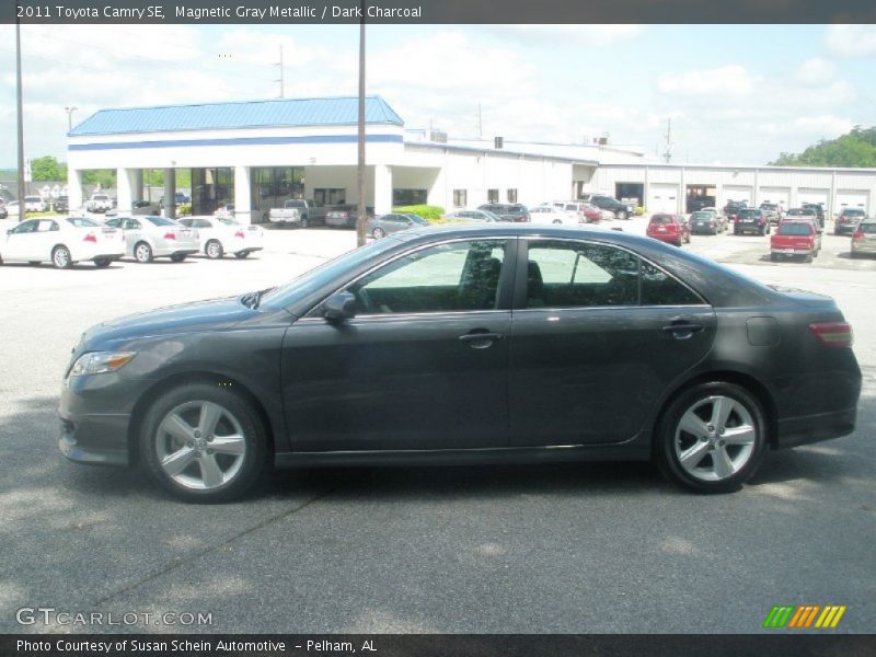 Magnetic Gray Metallic / Dark Charcoal 2011 Toyota Camry SE