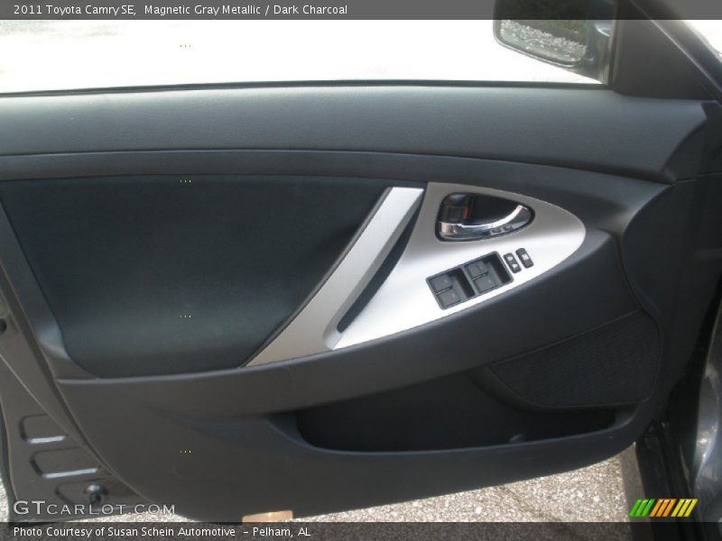 Magnetic Gray Metallic / Dark Charcoal 2011 Toyota Camry SE