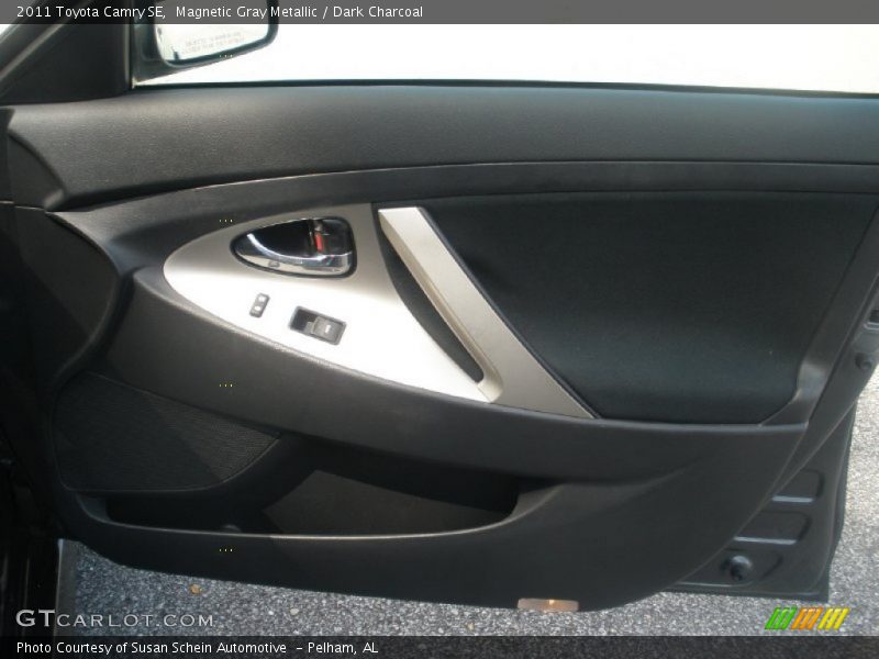 Magnetic Gray Metallic / Dark Charcoal 2011 Toyota Camry SE