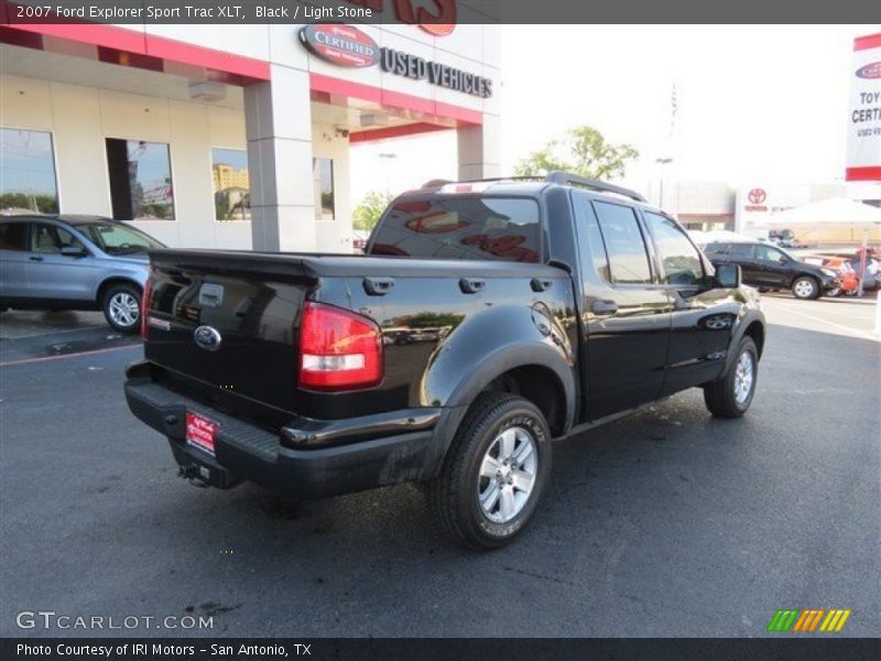 Black / Light Stone 2007 Ford Explorer Sport Trac XLT