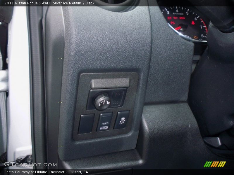 Silver Ice Metallic / Black 2011 Nissan Rogue S AWD