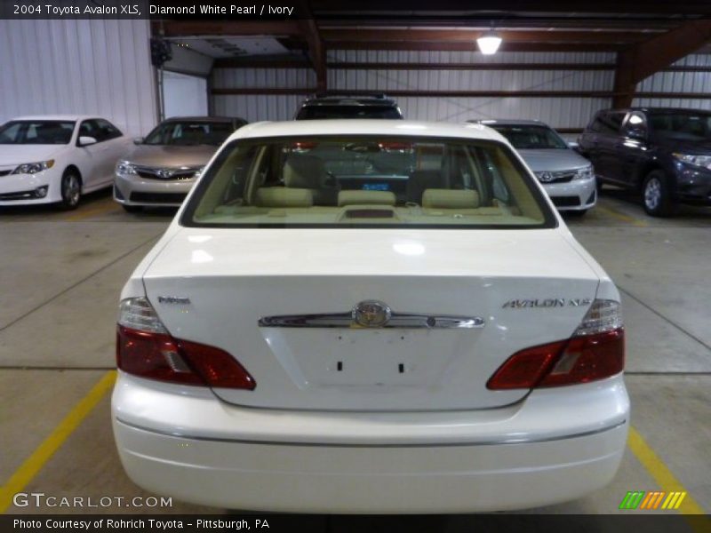 Diamond White Pearl / Ivory 2004 Toyota Avalon XLS