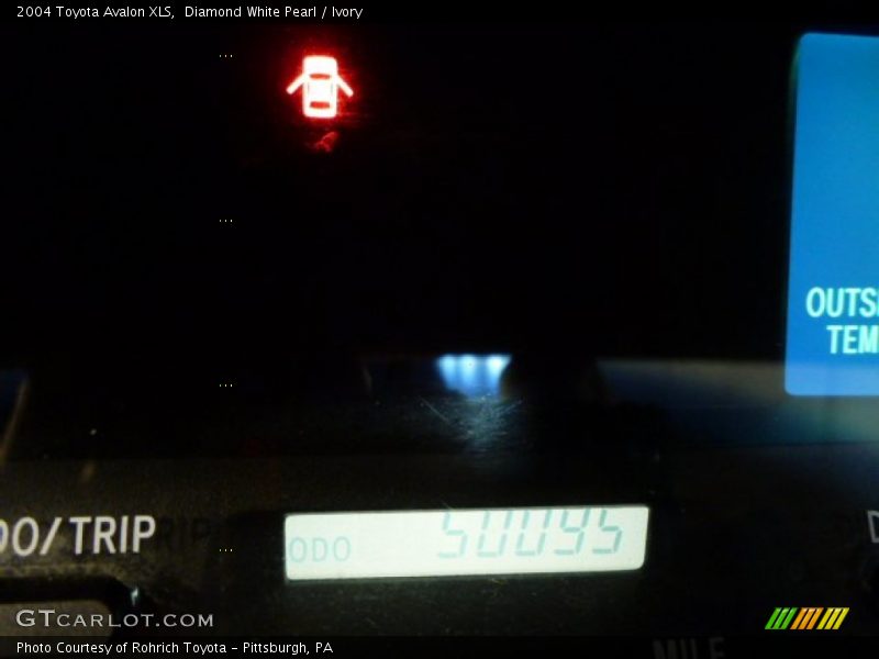 Diamond White Pearl / Ivory 2004 Toyota Avalon XLS