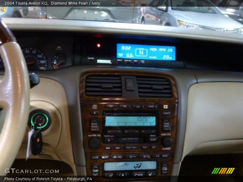 Diamond White Pearl / Ivory 2004 Toyota Avalon XLS