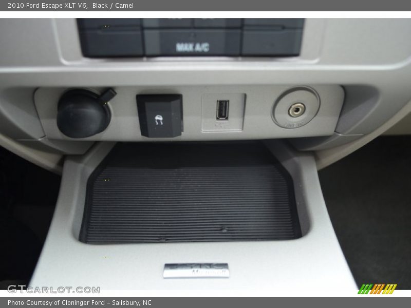 Black / Camel 2010 Ford Escape XLT V6