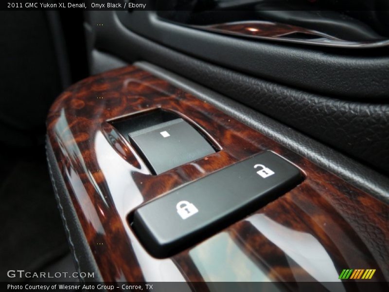 Onyx Black / Ebony 2011 GMC Yukon XL Denali