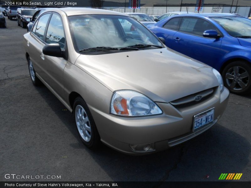 Light Gold / Beige 2004 Kia Rio Sedan