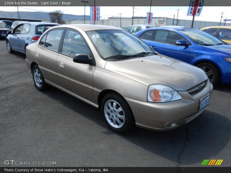 Light Gold / Beige 2004 Kia Rio Sedan
