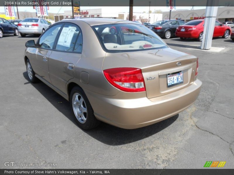 Light Gold / Beige 2004 Kia Rio Sedan