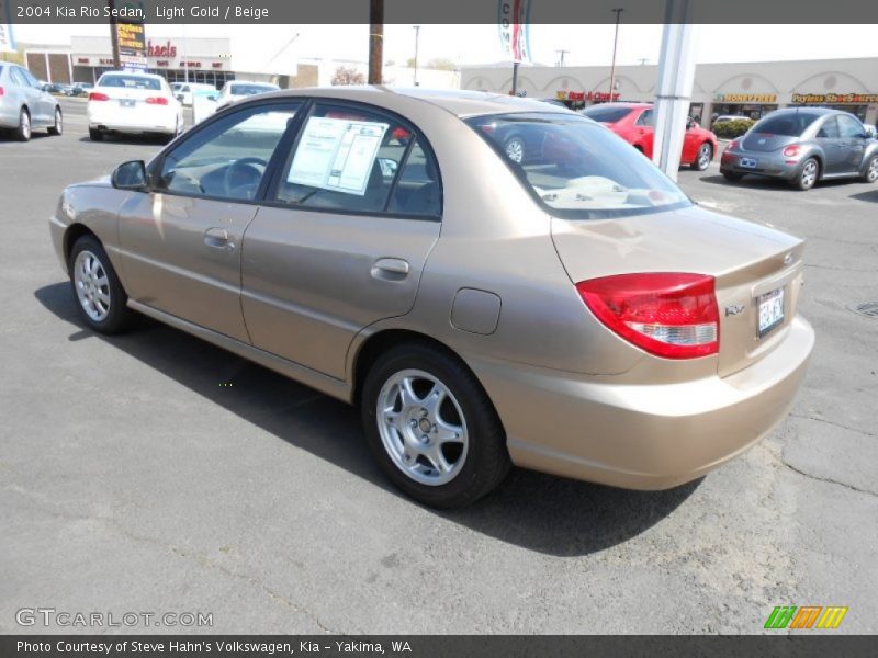 Light Gold / Beige 2004 Kia Rio Sedan