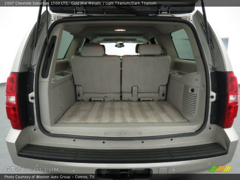  2007 Suburban 1500 LTZ Trunk