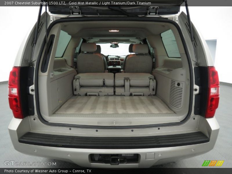  2007 Suburban 1500 LTZ Trunk