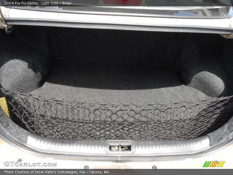 Light Gold / Beige 2004 Kia Rio Sedan