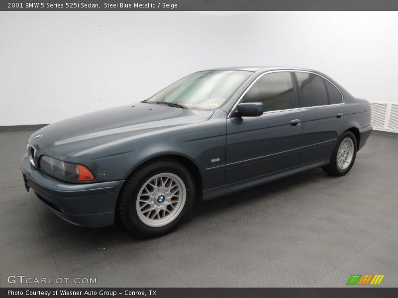 Front 3/4 View of 2001 5 Series 525i Sedan