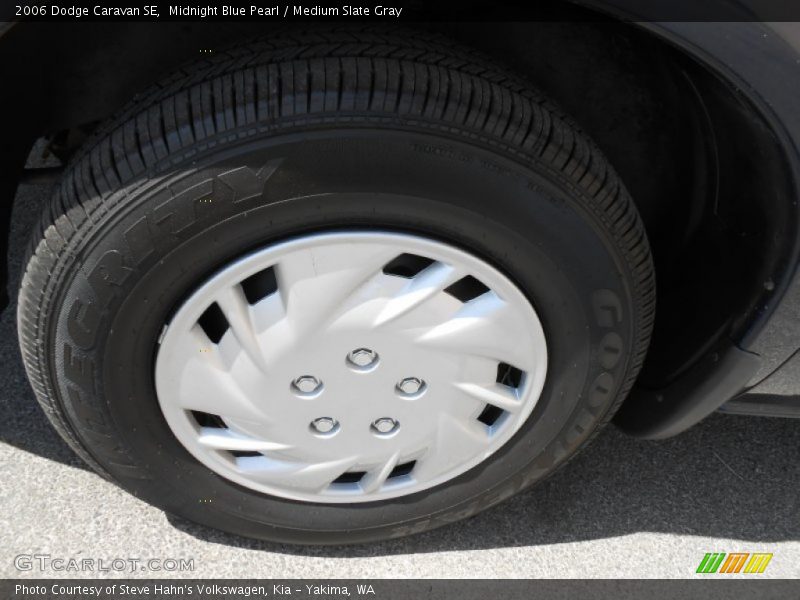 Midnight Blue Pearl / Medium Slate Gray 2006 Dodge Caravan SE