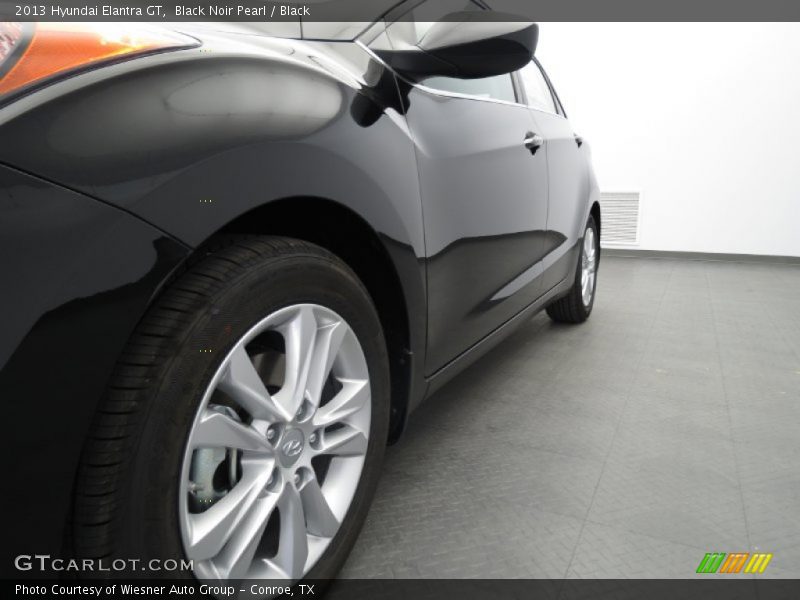 Black Noir Pearl / Black 2013 Hyundai Elantra GT