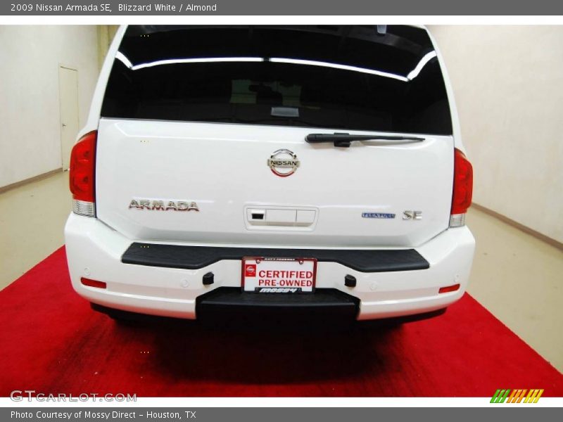 Blizzard White / Almond 2009 Nissan Armada SE